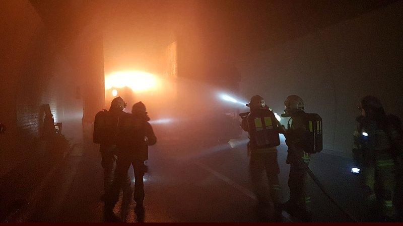Tunnelübung im Pianner Tunnel - die FF Landeck übt den Ernstfall