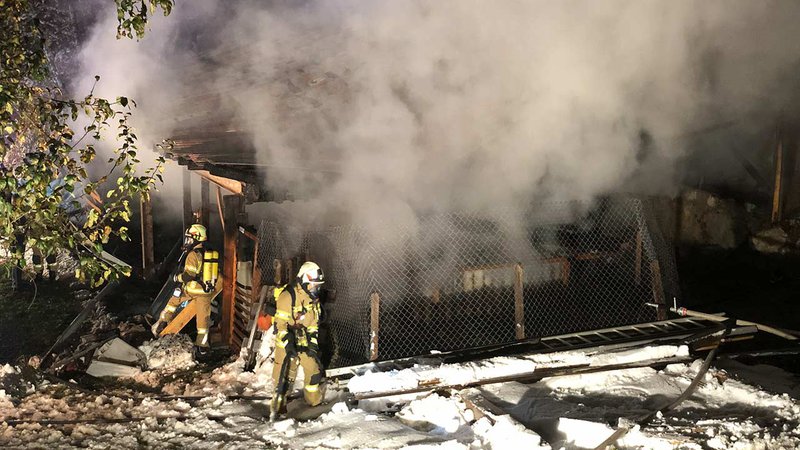 Wirtschaftsschuppen stand in Vollbrand