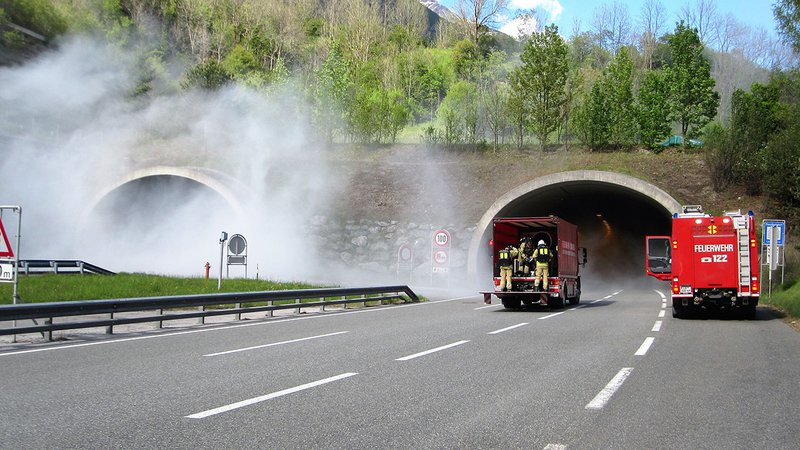 Tunnelübung im Pianner Tunnel - die FF Landeck übt den Ernstfall