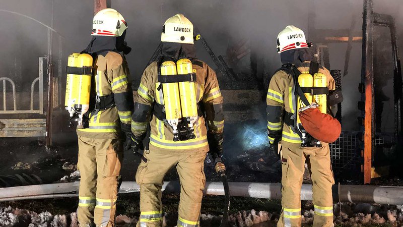 Wirtschaftsschuppen stand in Vollbrand