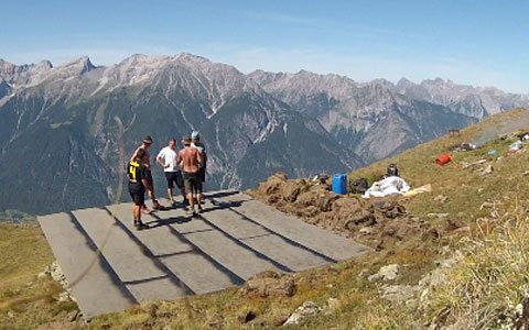 Schutzunterstand und Gipfelkreuz auf dem Thial wird saniert